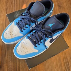 Jordan 1 Low UNC